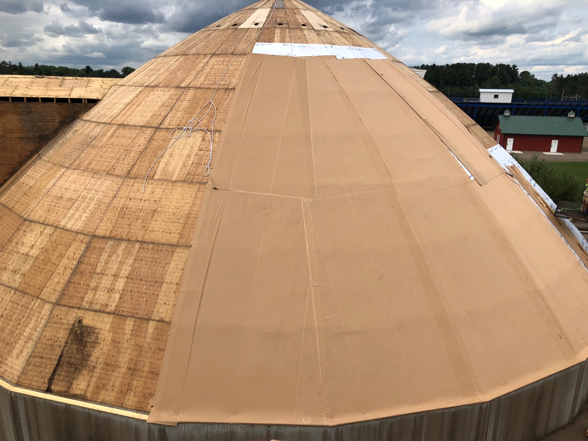 Lincoln County Salt Dome – Installing a Duro-Last Flat Roofing System